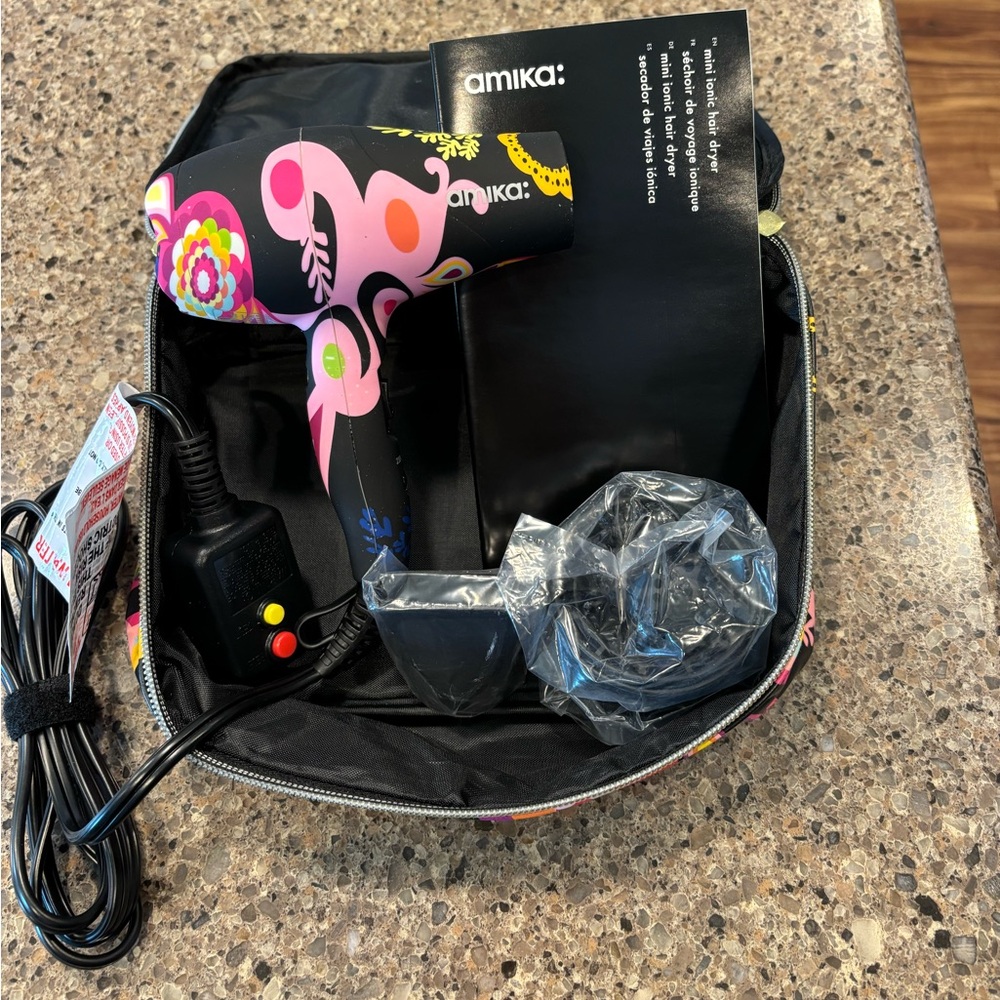 NWOT amika mini ionic blow dryer